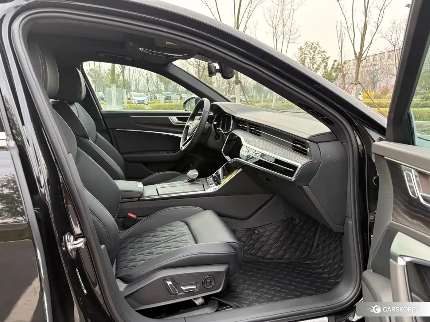 Audi A6L id 4539433 из Китая 10