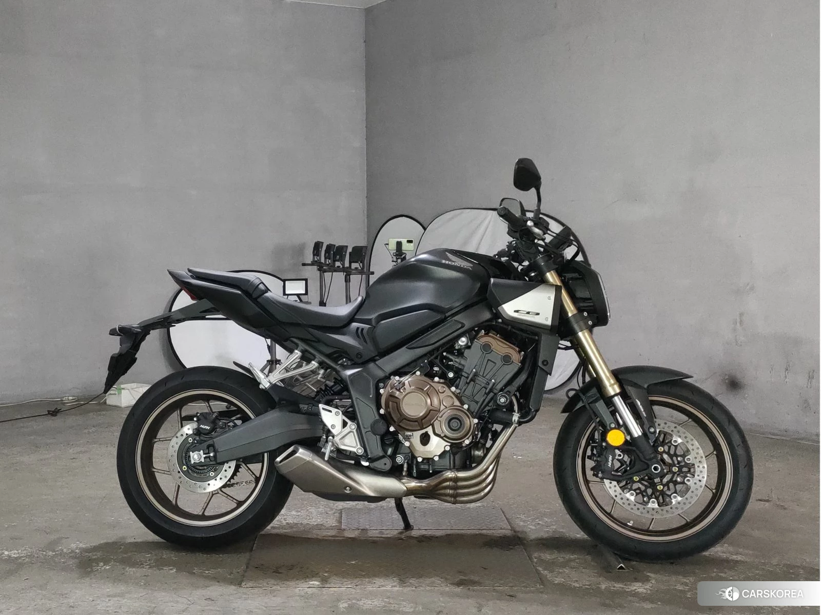 Проданный Honda CB650R id 3950037 из Японии, фото 3