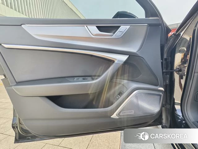 Audi A6L id 4353062 из Китая 11