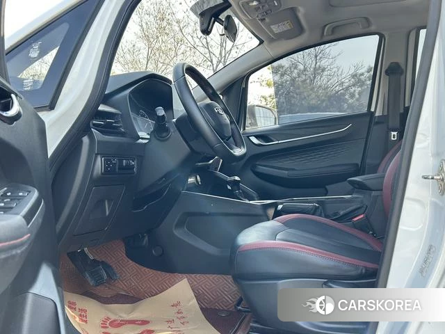 Geely Automobile Vision X3 2022 Белый из Китая, фото 2