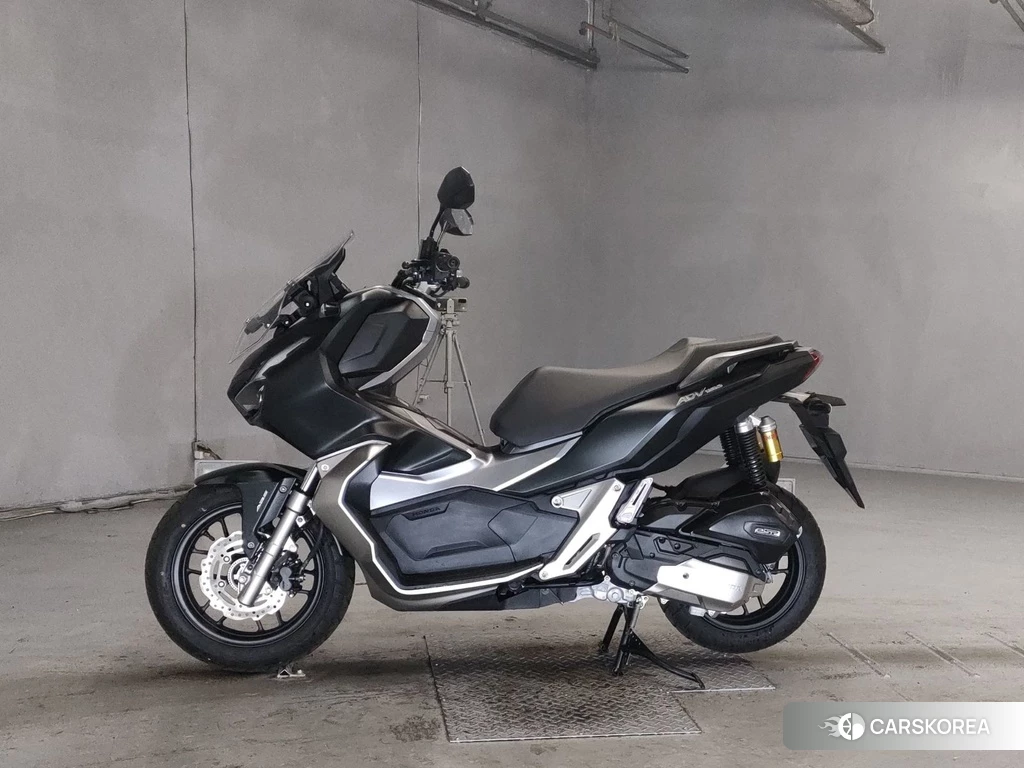 Проданный Honda ADV150 2019 из Японии, фото 2