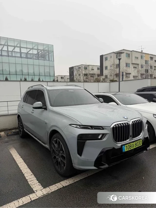 BMW X7 (G07) 2024 Цвет галактики из Кореи, фото 2