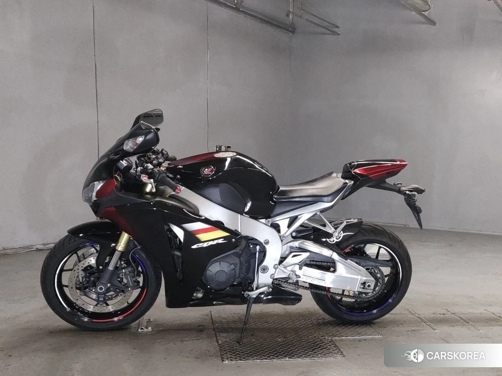 Проданный Honda CBR1000RR 2011 из Японии, фото 2