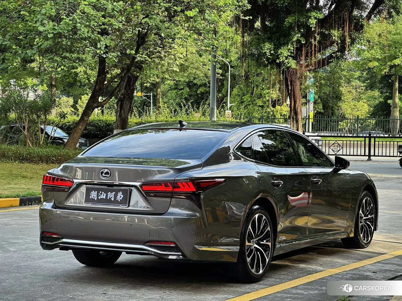 Lexus LS id 4486526 из Китая 12