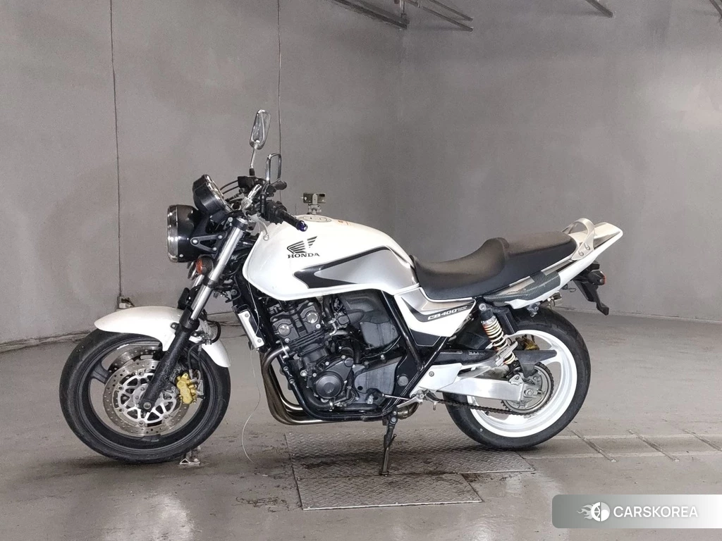 Проданный Honda CB400SF 2012 из Японии, фото 2