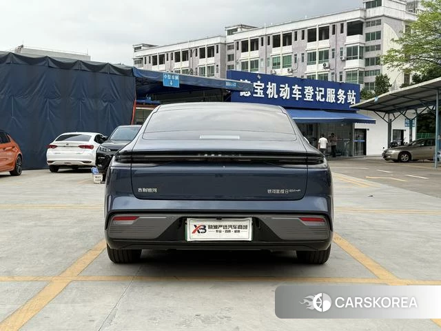 Geely Galaxy Galaxy Sparkle 8 PHEV id 3983181 из Китая 9