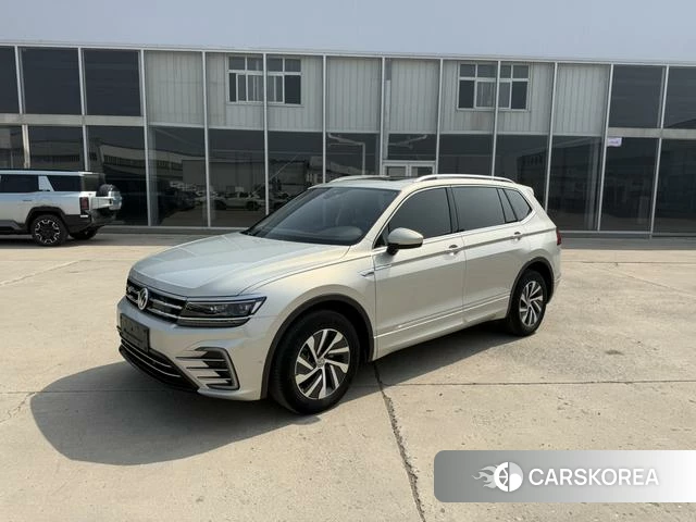 Volkswagen Tiguan L PHEV 2021 Шампань из Китая, фото 2