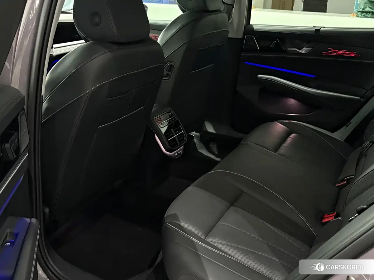 Volkswagen Passat 2024 Silver/gray из Китая, фото 2