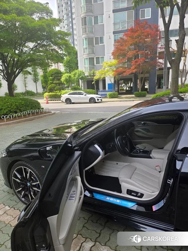 BMW 8 Series (G15) 2024 Черный из Кореи, фото 2