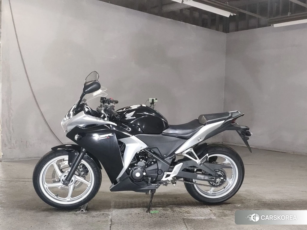 Проданный Honda CBR250R 2011 из Японии