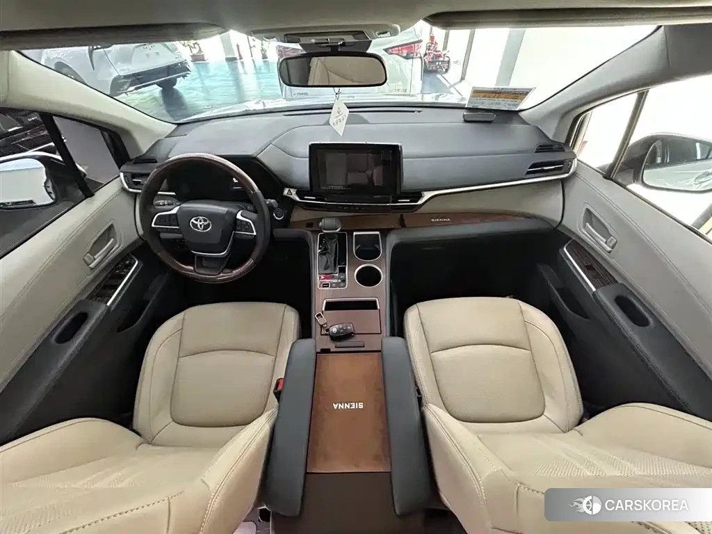 Toyota Sienna 2024 Белый из Китая, фото 6
