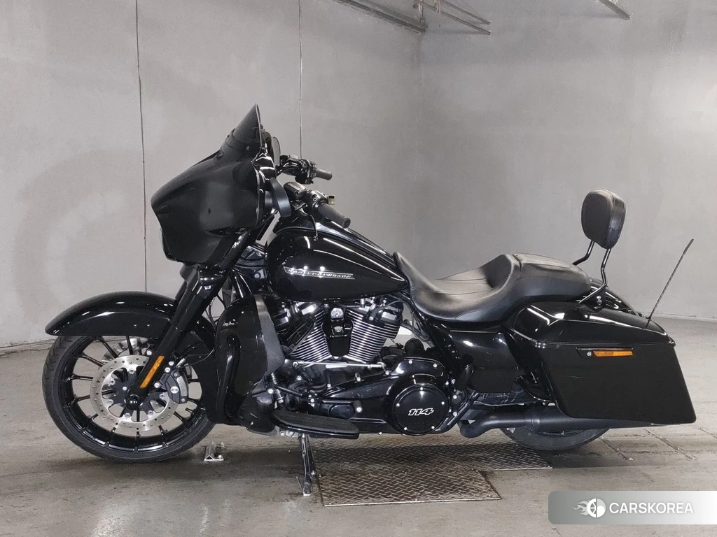 Проданный Harley-Davidson Street Glide FLHXS1870 2019 из Японии, фото 2