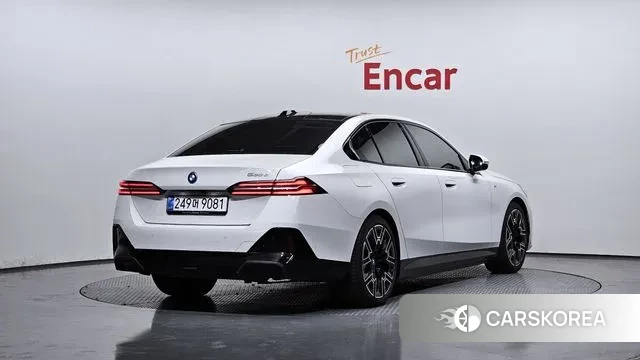 BMW 5 Series (G60) id 3517470 из Кореи 12