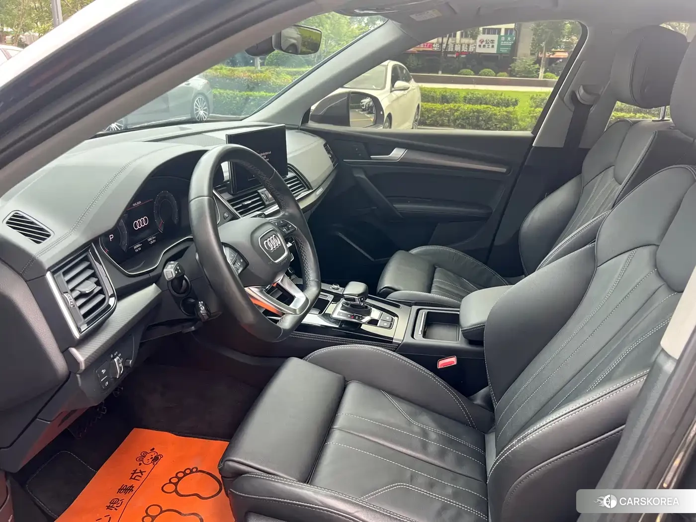 Audi Q5L 2022 Silver/gray из Китая, фото 3
