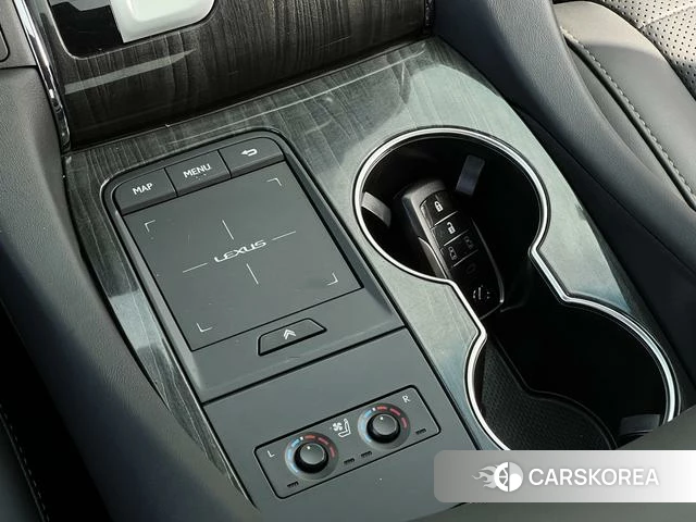 Lexus LM id 4359609 из Китая 12