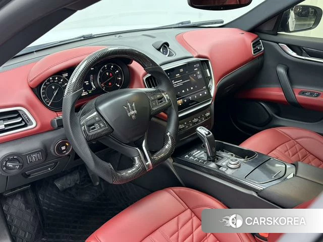 Maserati Ghibli id 4213912 из Китая 12