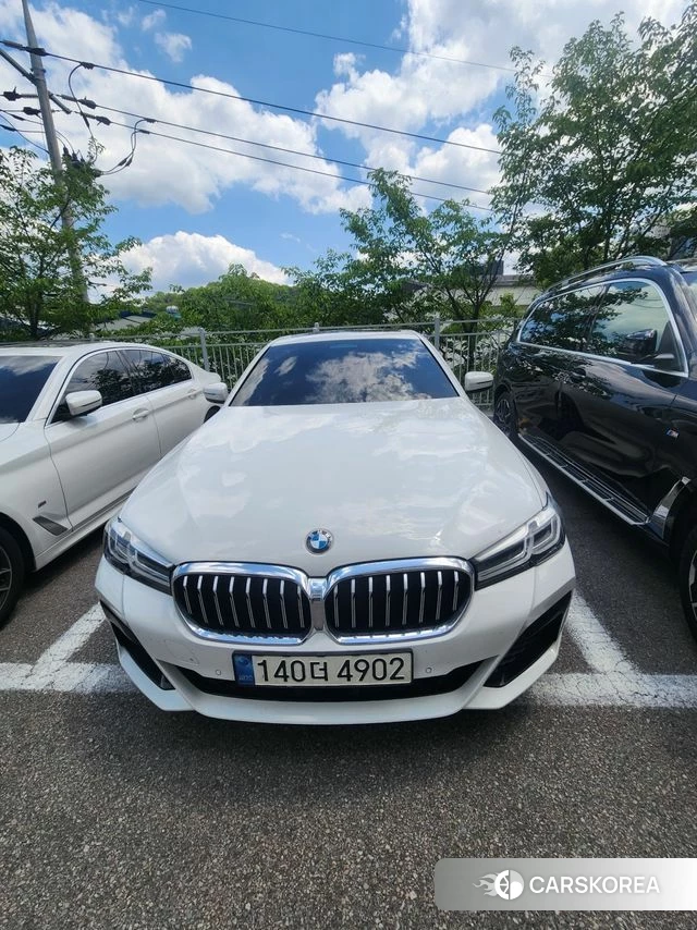 BMW 5 Series (G30) 2022 Белый из Кореи, фото 2