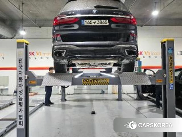 BMW X7 (G07) 2022 Белый из Кореи, фото 2