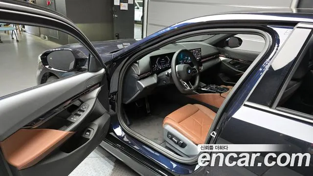 BMW 5 Series (G60) id 2686436 из Кореи 12