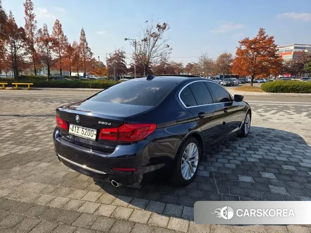 BMW 5 Series (G30) id 3399218 из Кореи 9