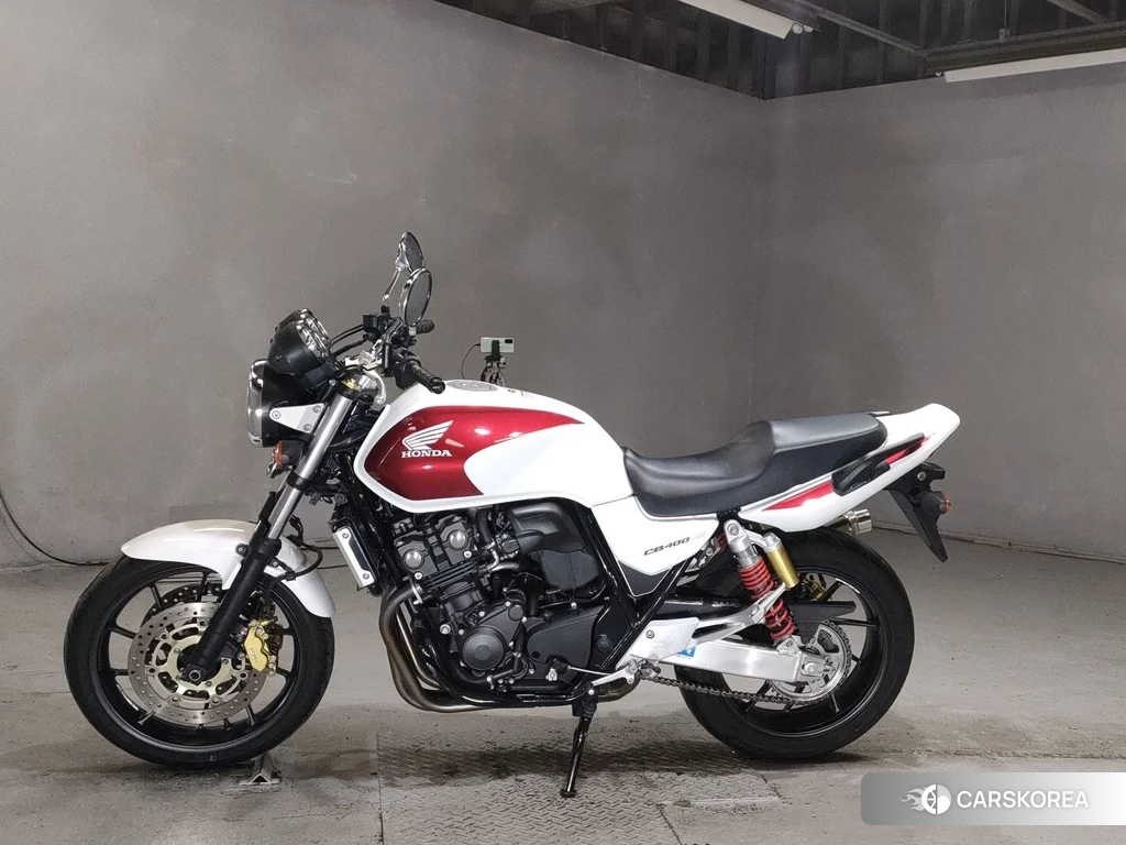 Проданный Honda CB400SF 2015 из Японии