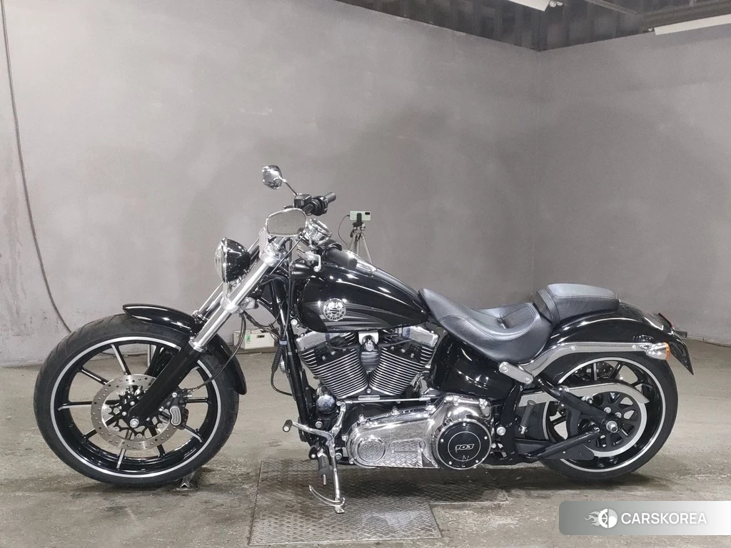 Проданный Harley-Davidson Softail Breakout FXSB1690 2016 из Японии, фото 2