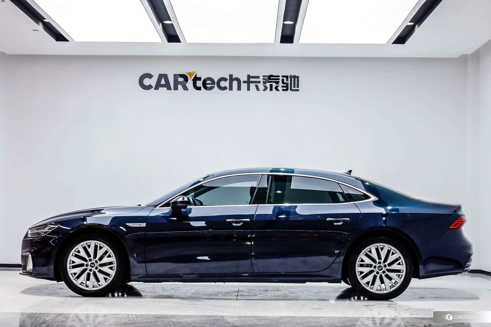 Audi A7L id 4486187 из Китая 12