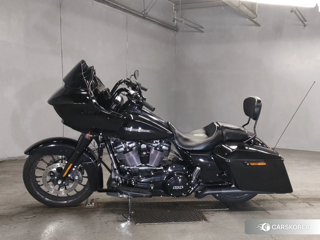Проданный Harley-Davidson Road Glide FLTRXS1870 2019 из Японии