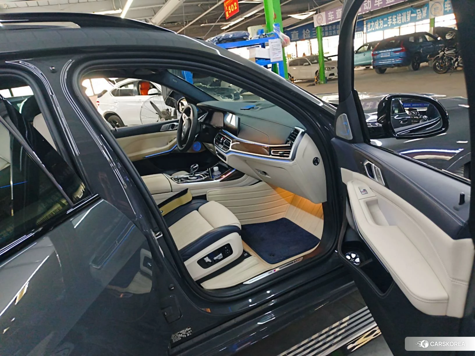 BMW X7 2021 Темно-серый из Китая, фото 4