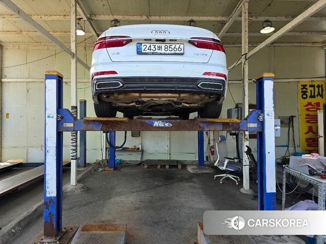 Audi A6 (C8) 2021 Белый из Кореи, фото 2