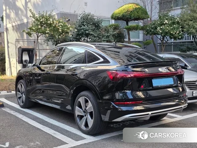 Audi e-Tron 2021 Черный из Кореи, фото 5