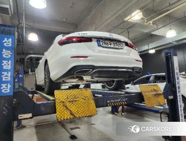 Mercedes-Benz E-Class W213 2022 Белый из Кореи, фото 2