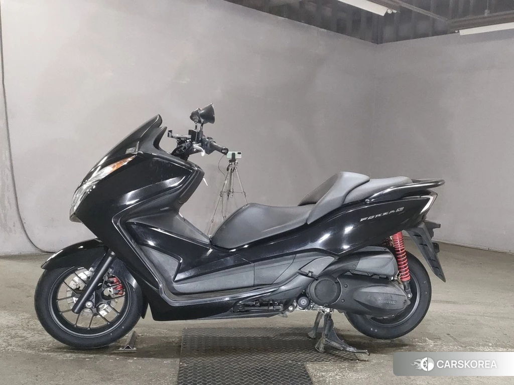 Проданный Honda FORZA 2013 из Японии, фото 2