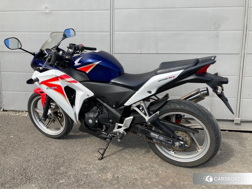 Проданный Honda CBR250R 2011 из Японии