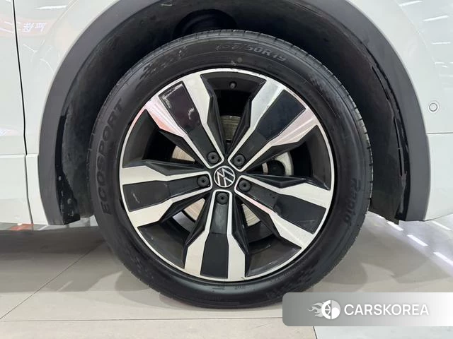 Volkswagen Tiguan L id 4272744 из Китая 12