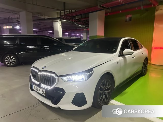 BMW 5 Series (G60) 2024 Белый из Кореи, фото 4