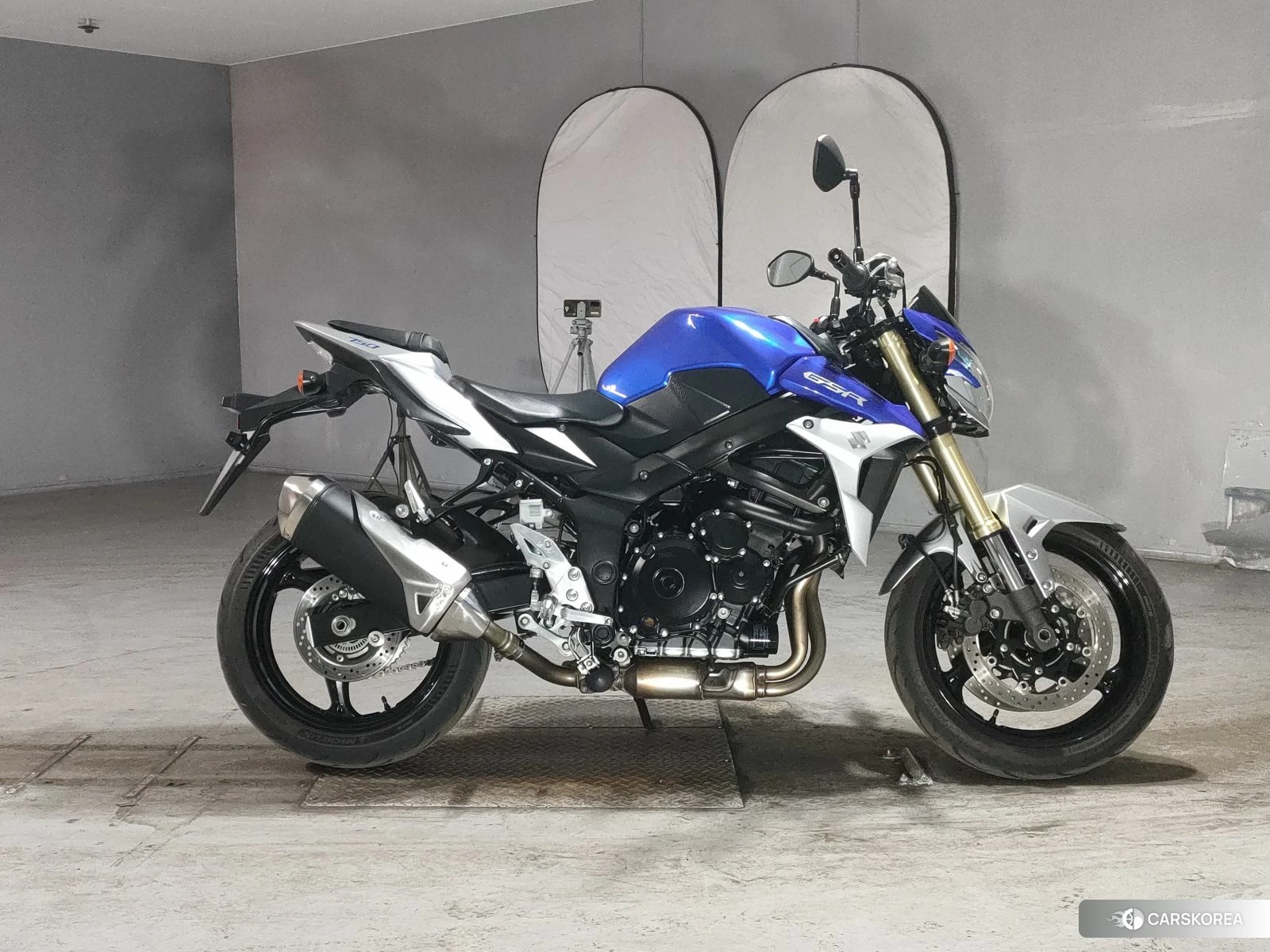 Проданный Suzuki GSR750 id 4200122 из Японии, фото 2