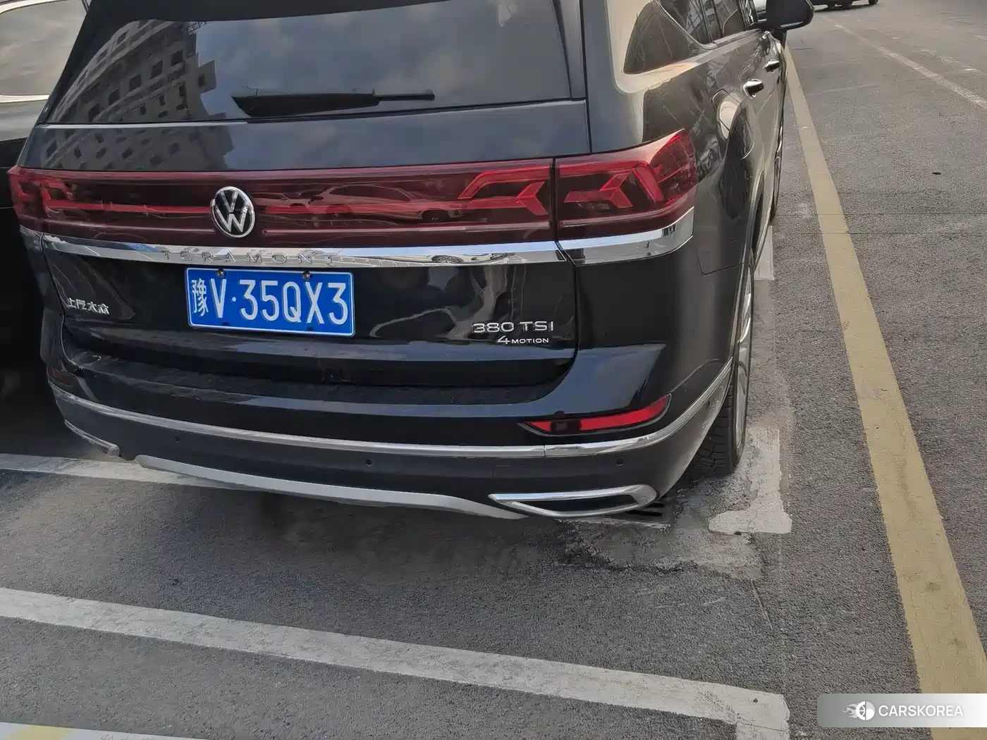 Volkswagen Touareg 2024 Черный из Китая, фото 2