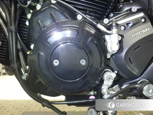Engine photo