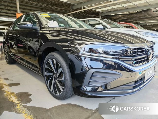 Volkswagen Passat 2026 Черный из Китая, фото 2