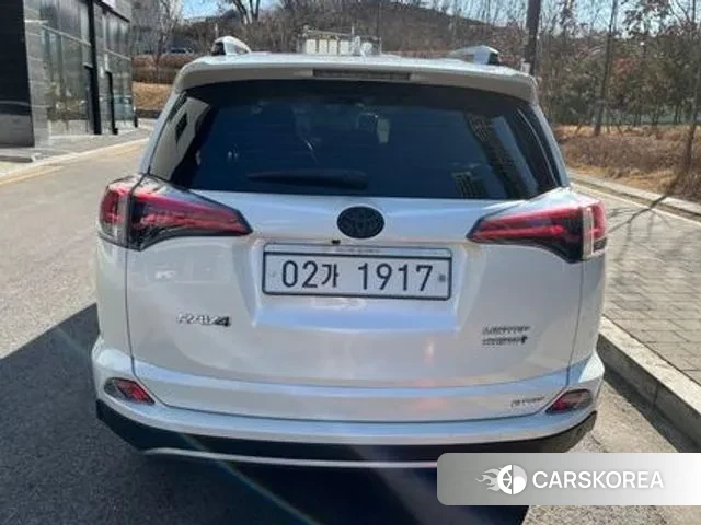 Toyota RAV4 2018 Белый из Кореи, фото 2