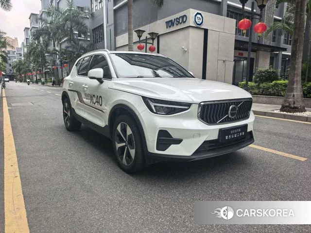 Volvo XC40 2024 Белый из Китая, фото 3