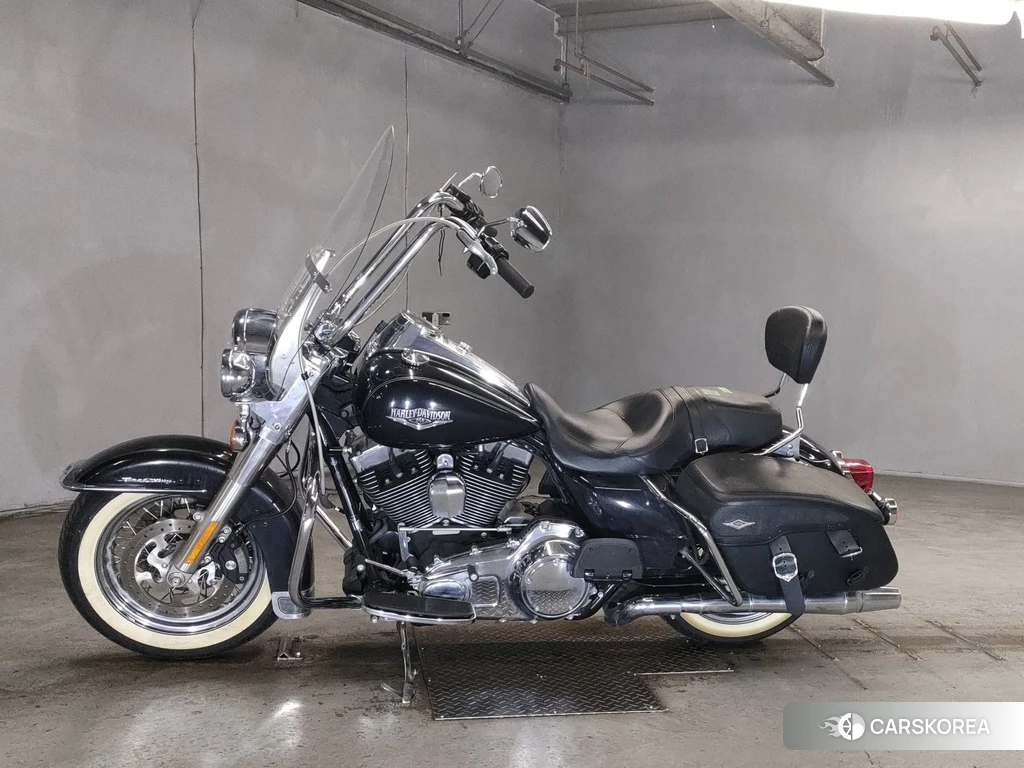 Проданный Harley-Davidson Road King classic FLHRC1690 2014 из Японии