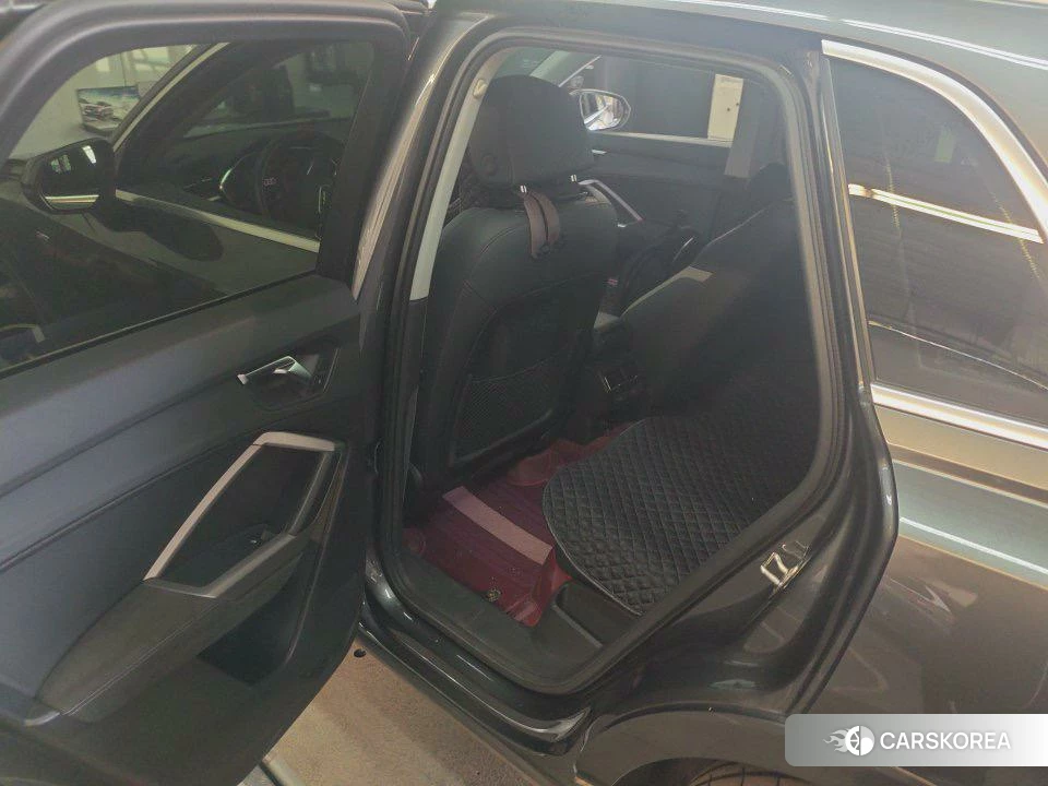 Audi Q3 2021 Темно-серый из Китая, фото 2