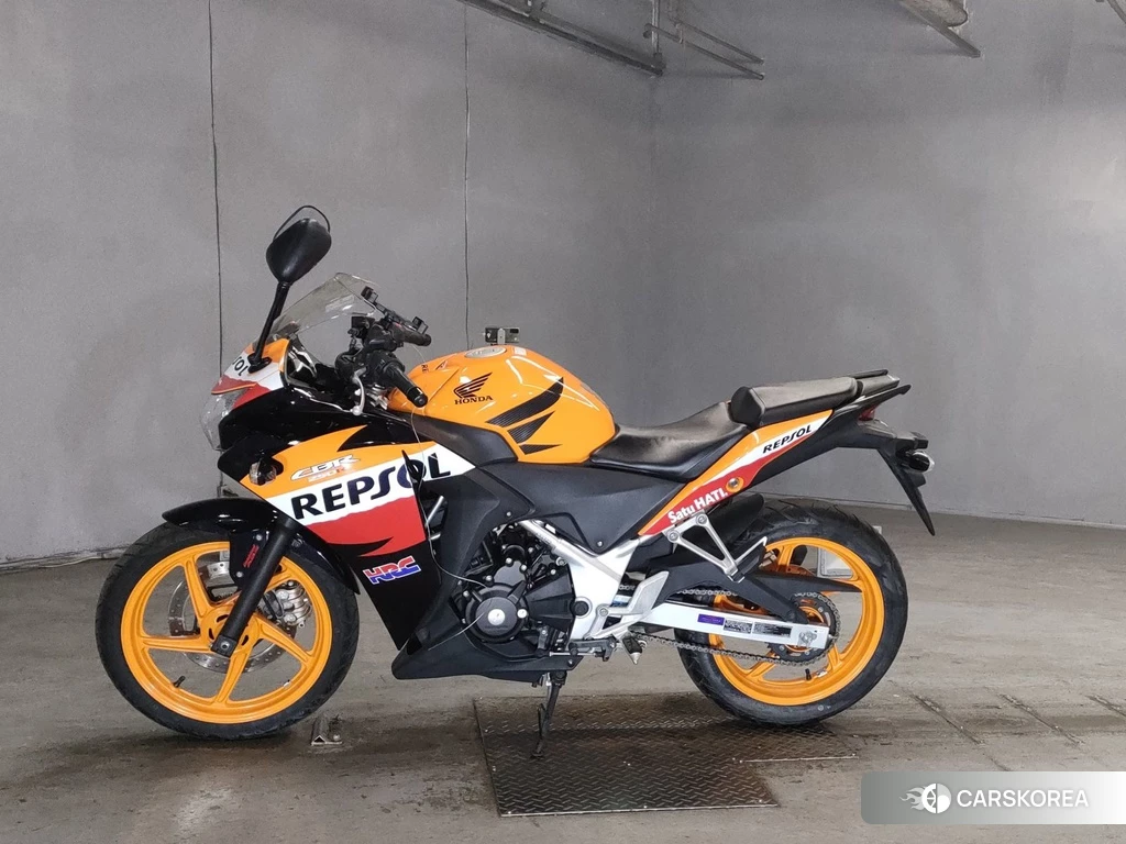 Проданный Honda CBR250R 2013 из Японии, фото 2
