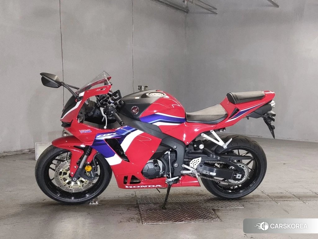Проданный Honda CBR600RR 2022 из Японии