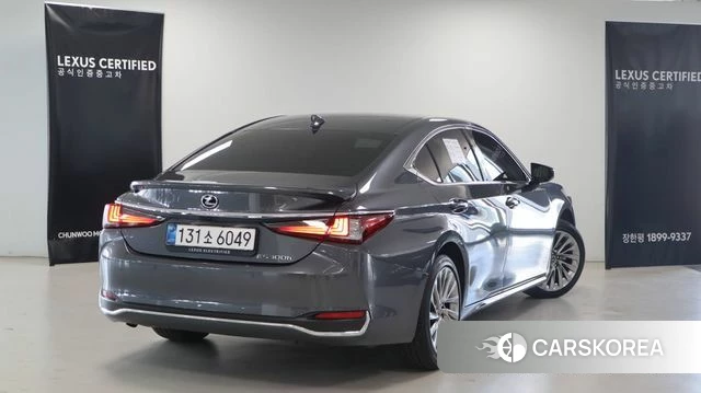 Lexus ES300h 7th generation id 4456090 из Кореи 9