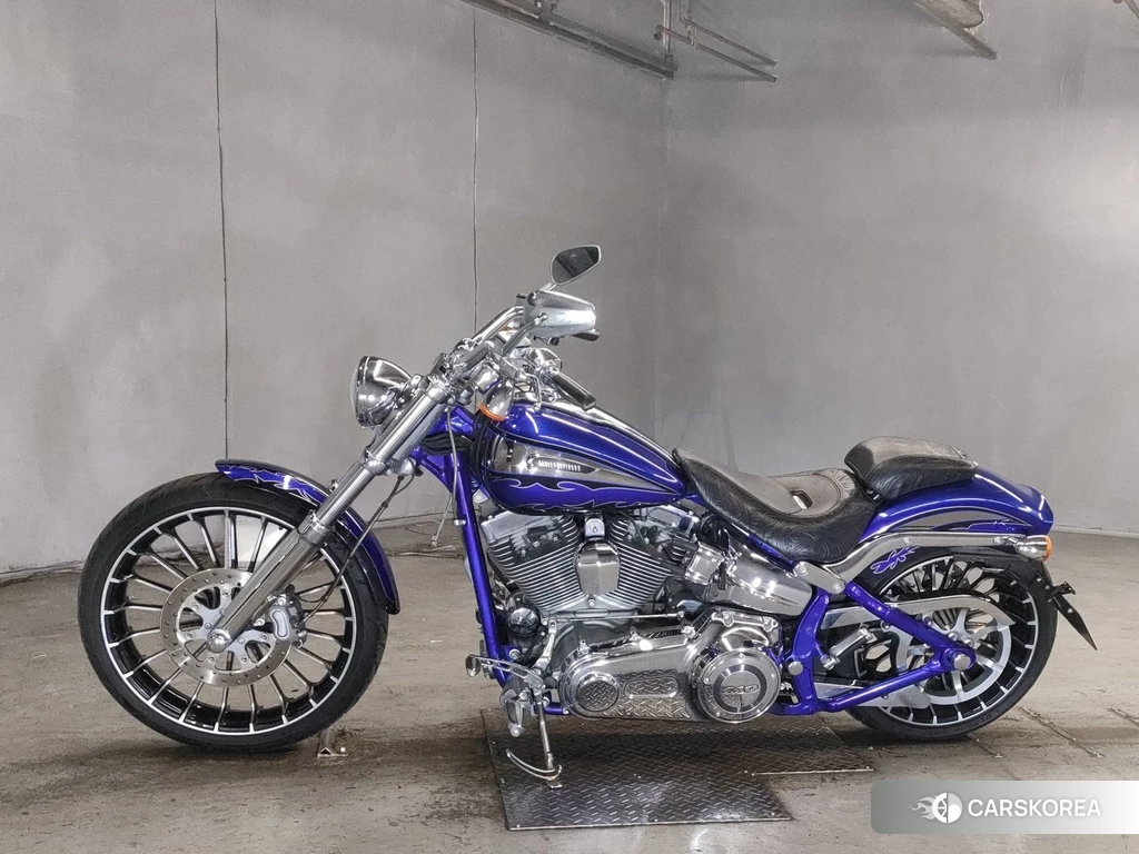 Проданный Harley-Davidson Softail Breakout FXSB CVO 2014 из Японии, фото 2