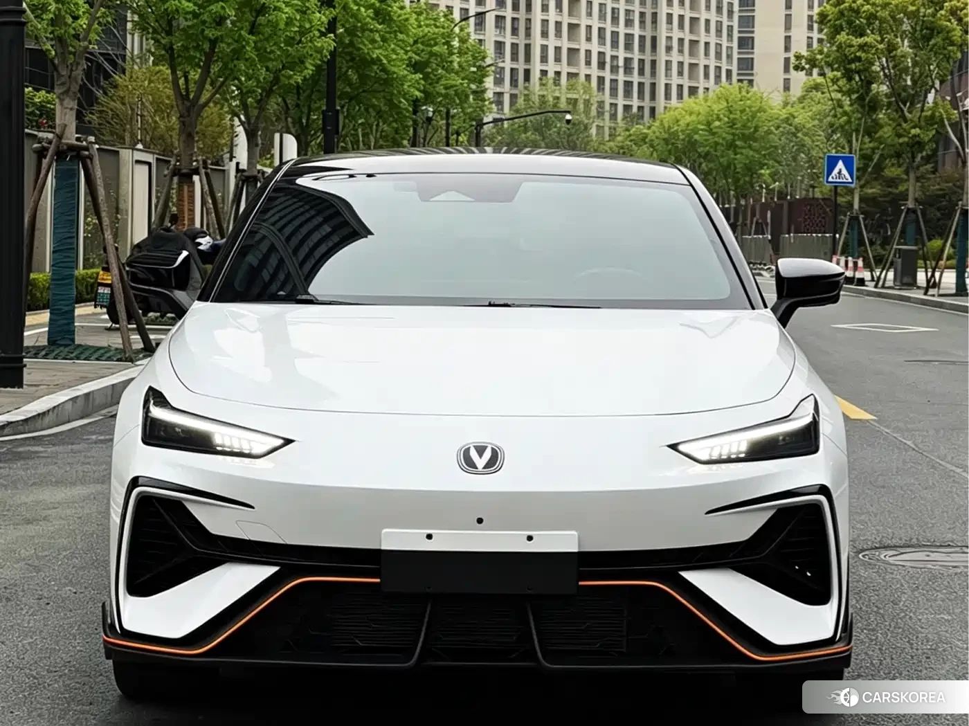 Chang'an UNI-V 2025 Белый из Китая, фото 2
