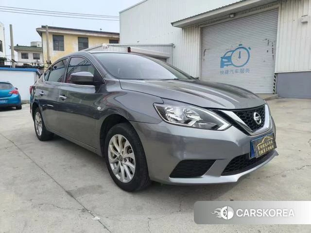 Nissan Xuan Yi 2023 Темно-серый из Китая, фото 2